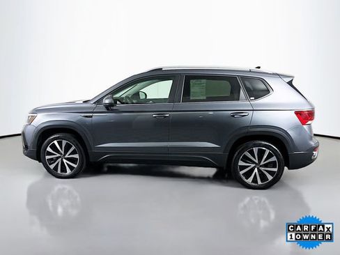 Used 2023 Volkswagen Taos SE image 4