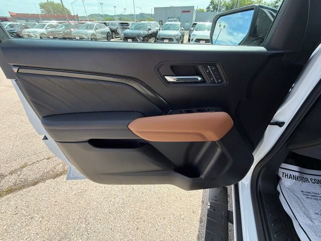 New 2026 GMC Canyon AT4 w/ Technology Plus Package AWD/4WD image 13