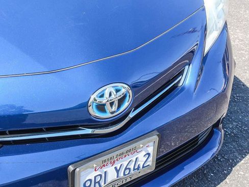 Used 2012 Toyota Prius V Three FWD image 16