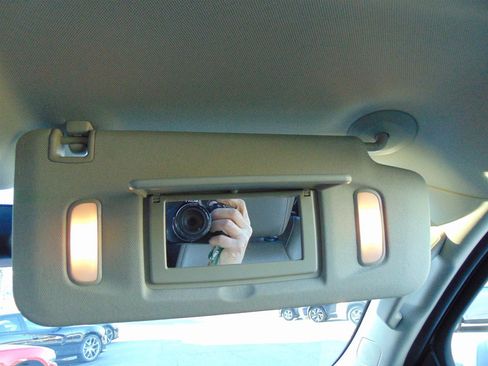 Used 2017 GMC Acadia Limited SLT image 24