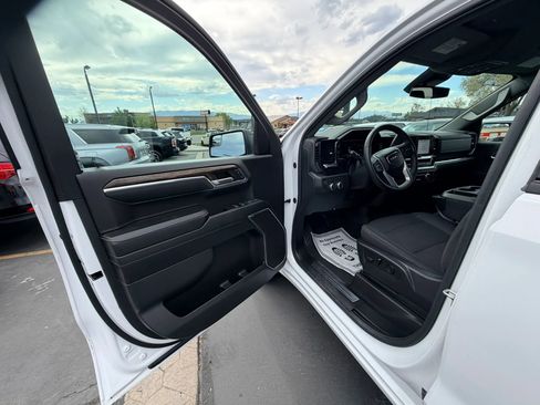 Used 2024 GMC Sierra 1500 Elevation w/ X31 Off-Road Package image 10