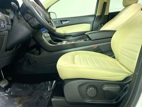 Used 2022 Ford Edge SE image 19