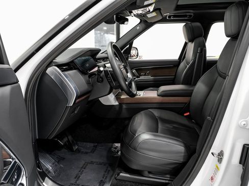 Used 2024 Land Rover Range Rover SE image 6