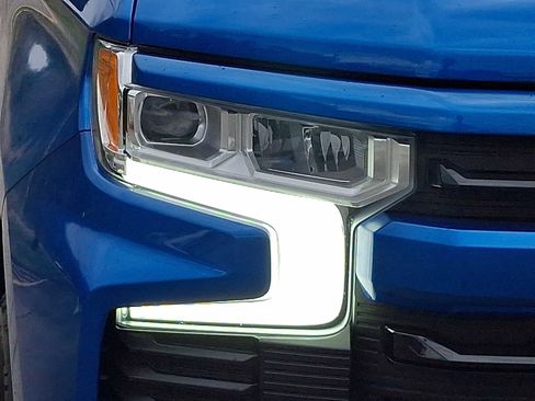 Used 2022 Chevrolet Silverado 1500 RST w/ Z71 Off-Road Package AWD/4WD image 9