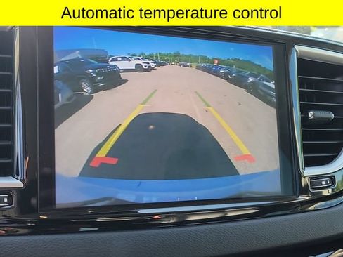 Certified 2024 Chrysler Pacifica Touring-L FWD image 15