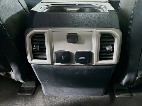 Used 2022 Ford F250 Lariat w/ Lariat Value Package image 30