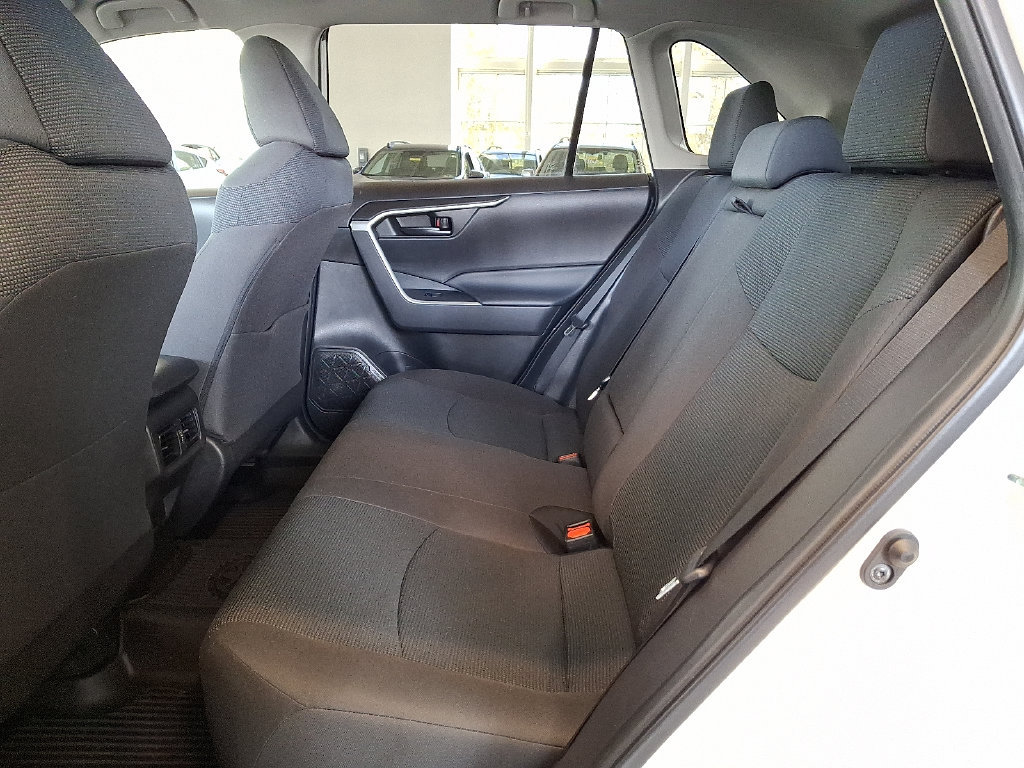 Used 2023 Toyota RAV4 LE FWD image 14