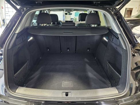 Used 2023 Audi Q5 2.0T Premium w/ Convenience Package image 16