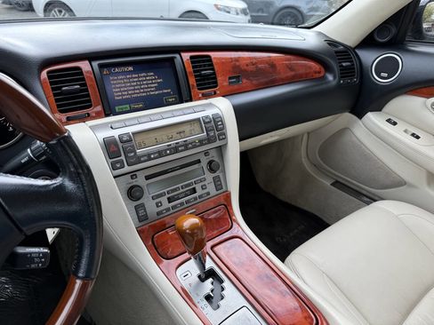 Used 2006 Lexus SC 430 Convertible image 28