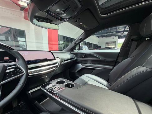 Used 2024 Cadillac Lyriq Luxury w/ LPO, Floor Liner Package AWD/4WD image 27