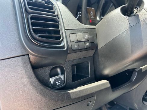 Used 2025 RAM ProMaster 2500 w/ Convenience Group FWD image 16