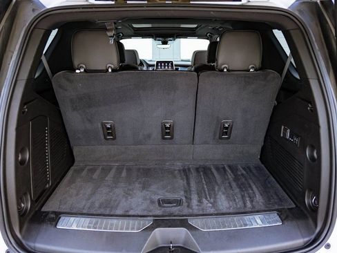 Used 2021 Chevrolet Tahoe Premier w/ Premium Package image 32