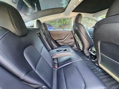 Used 2018 Tesla Model 3 Long Range RWD image 28