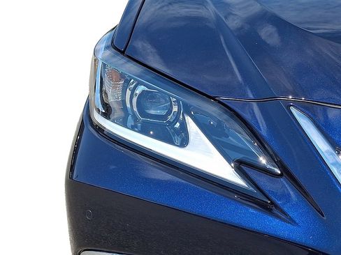 Used 2024 Lexus ES 350 w/ Premium Package FWD image 10