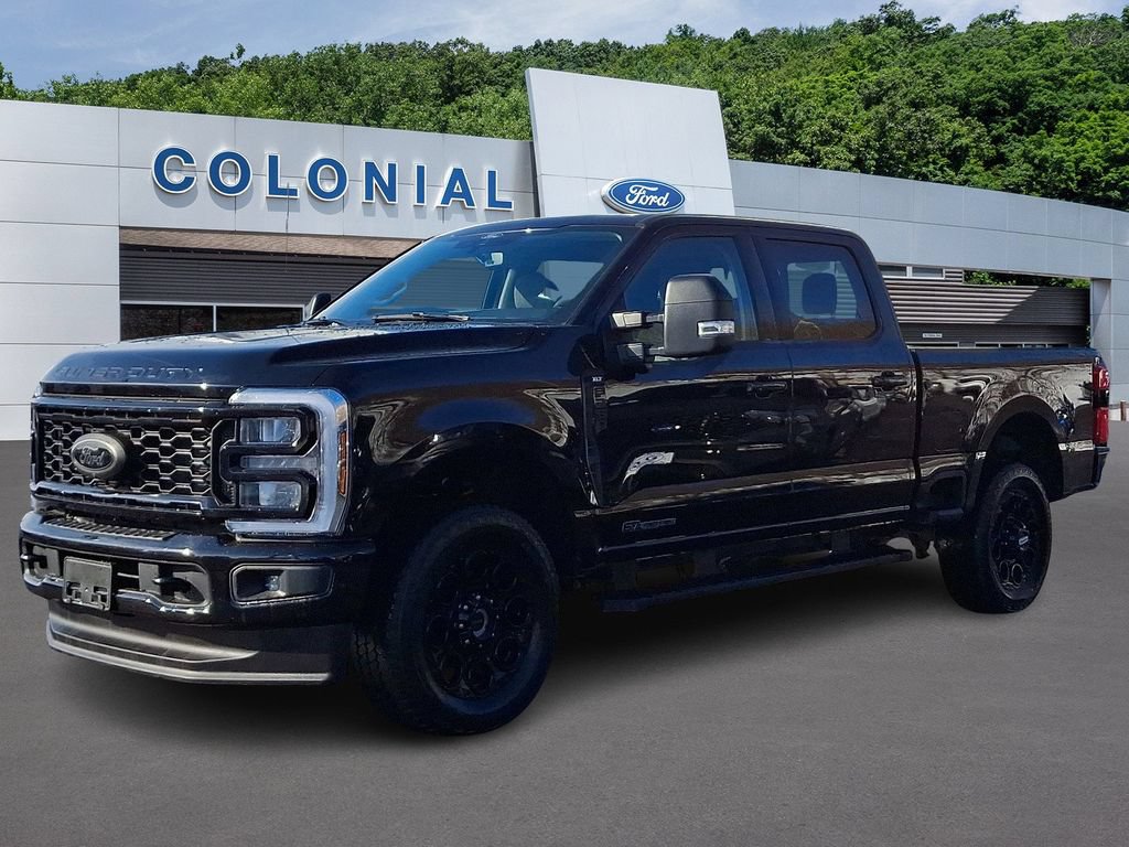 Used 2025 Ford F250 XLT w/ Black Appearance Package AWD/4WD image 3