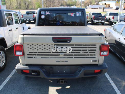 Used 2020 Jeep Gladiator Overland w/ Popular Equipment Package image 7