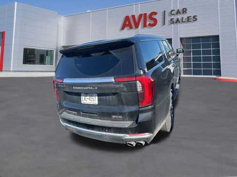 Used 2025 GMC Yukon XL Denali image 3