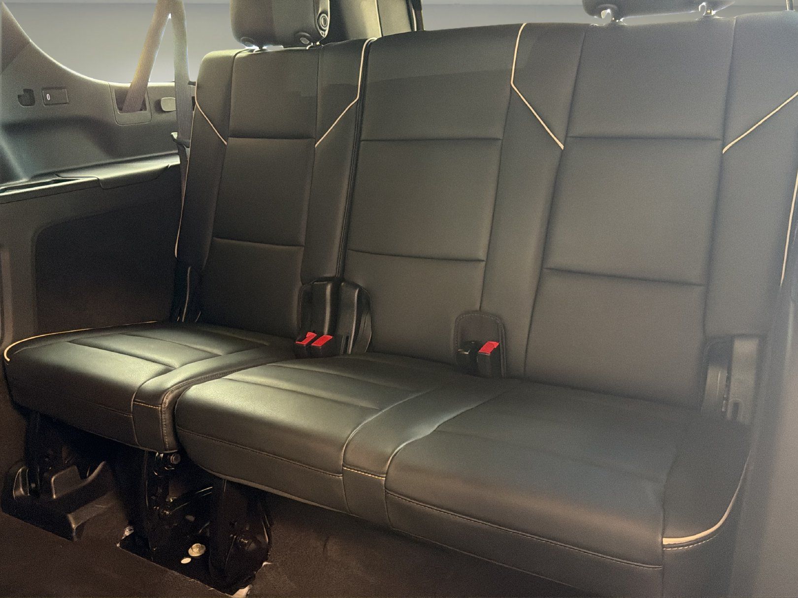 Certified 2023 Cadillac Escalade ESV Premium Luxury w/ LPO, Illumination Package AWD/4WD image 12