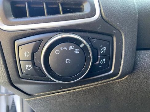 Used 2014 Ford Focus Titanium FWD image 17