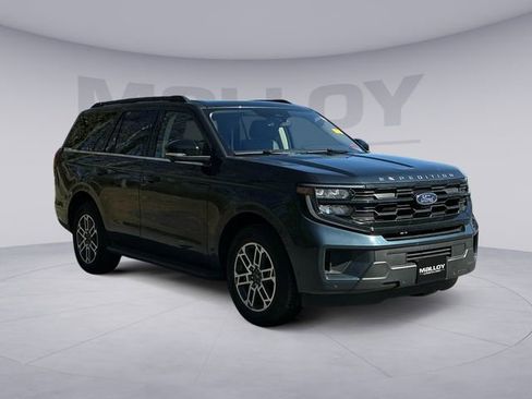 Used 2025 Ford Expedition Active image 7