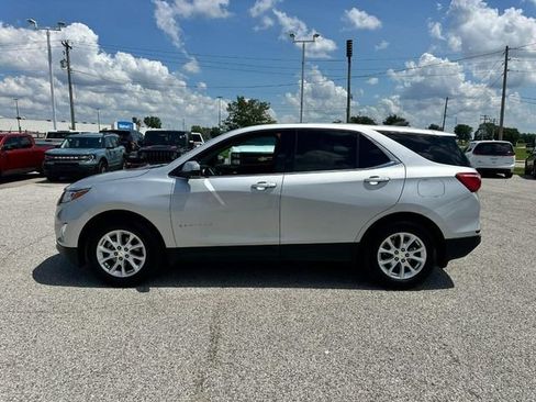 Used 2018 Chevrolet Equinox LT FWD image 2