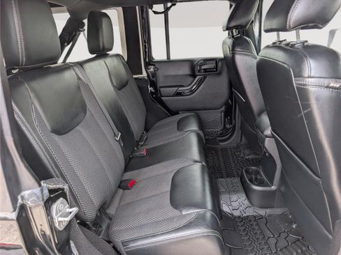 Used 2016 Jeep Wrangler Unlimited Sahara AWD/4WD image 12