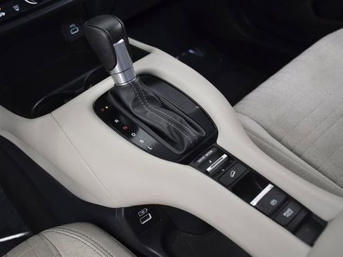 Used 2023 Honda HR-V LX image 12
