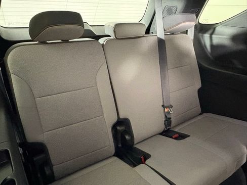Used 2025 Chevrolet Traverse LT AWD/4WD image 20
