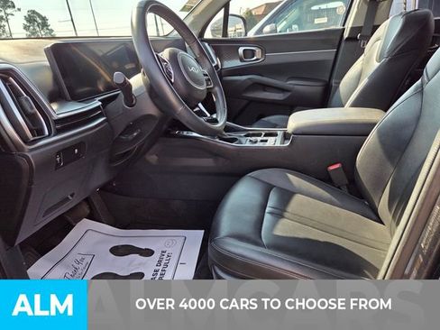 Used 2024 Kia Sorento S image 2