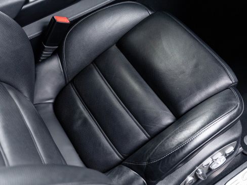 Used 2016 Porsche Cayenne Turbo AWD/4WD image 53