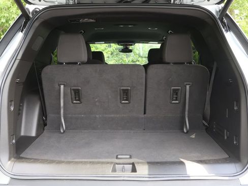 Used 2023 Chevrolet Traverse LT FWD image 49