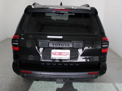 Used 2025 Toyota 4Runner TRD Off-Road Premium w/ Tow Technology Package AWD/4WD image 8