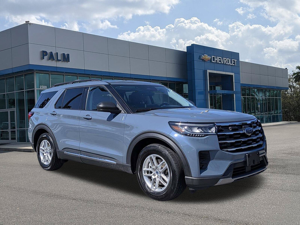 Used 2025 Ford Explorer Active RWD image 1