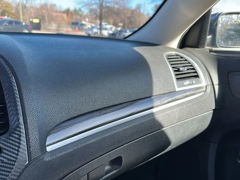 Used 2017 Chrysler 300 Limited image 37