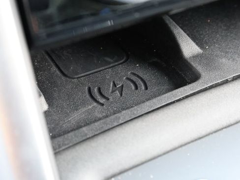 Used 2026 Land Rover Discovery Limited Edition AWD/4WD image 29