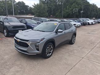 Used 2025 Chevrolet Trax LT w/ LT Convenience Package FWD video 1
