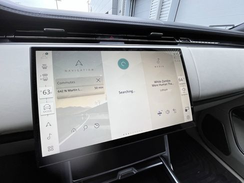 Used 2024 Land Rover Range Rover Long Wheelbase Autobiography image 20