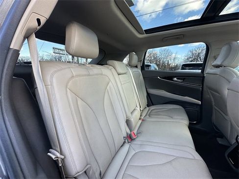 Certified 2022 Lincoln Nautilus Reserve image 38