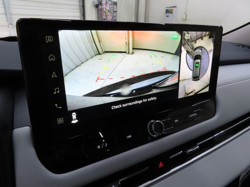 New 2025 Mitsubishi Outlander SE image 17