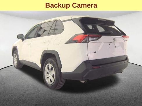 Used 2024 Toyota RAV4 LE AWD/4WD image 8