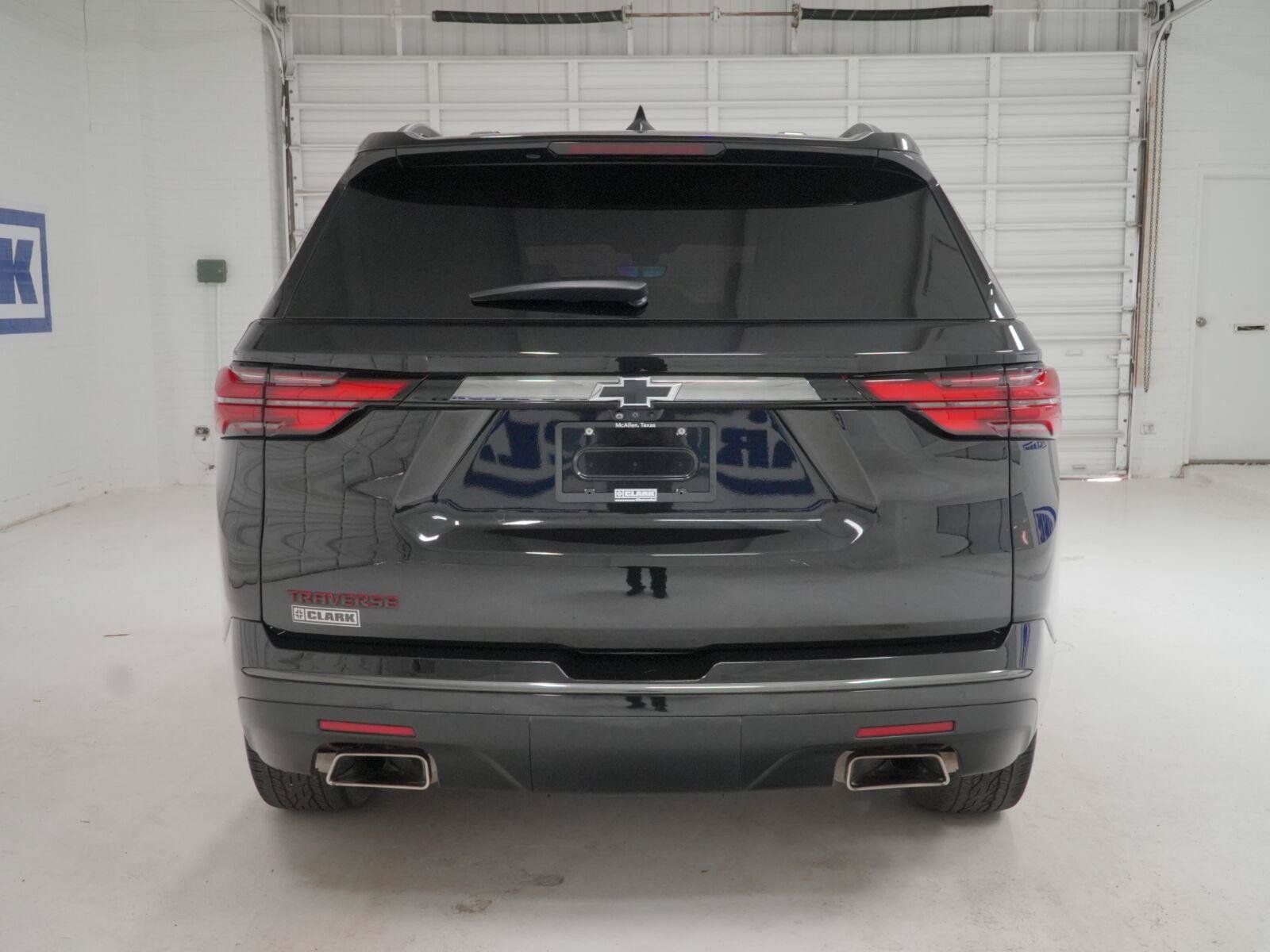 Used 2023 Chevrolet Traverse Premier w/ Redline Edition FWD image 6