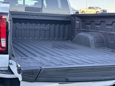Used 2024 GMC Sierra 1500 Denali w/ Denali Reserve Package AWD/4WD image 10