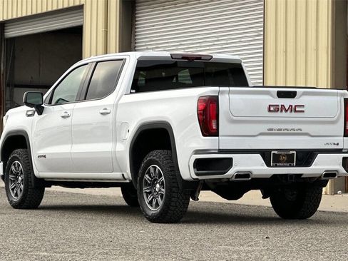 Used 2024 GMC Sierra 1500 AT4 w/ Technology Package image 4