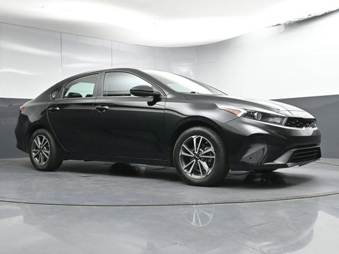 Used 2022 Kia Forte LXS image 22