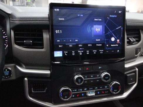Used 2022 Ford Expedition Max XLT image 25