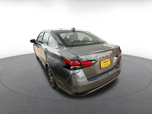 Used 2025 Nissan Versa SV image 4