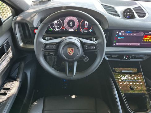 Certified 2025 Porsche Cayenne Coupe AWD/4WD image 15