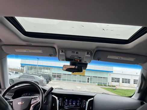 Used 2019 Cadillac Escalade Luxury image 26