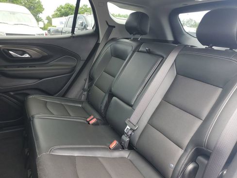 Used 2023 GMC Terrain SLT w/ Infotainment Package II FWD image 11