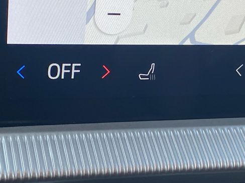 Used 2025 Ford Explorer Active image 15